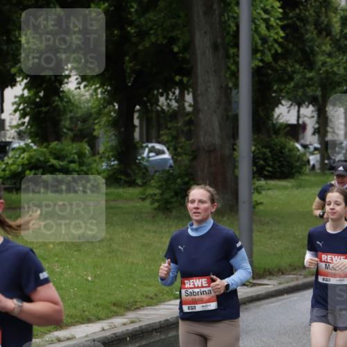 14.06.2026 - REWE Women's Run Jannik Wohlers http://msf.ph/oto/9799764 14.06.2026 10:39:35 Laufen 5569, 57, 5595, 7 meine-sportfotos.de