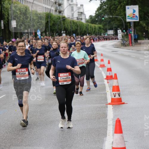 14.06.2026 - REWE Women's Run Jannik Wohlers http://msf.ph/oto/9799828 14.06.2026 10:39:42 Laufen 5455, 57, 5886, 7 meine-sportfotos.de