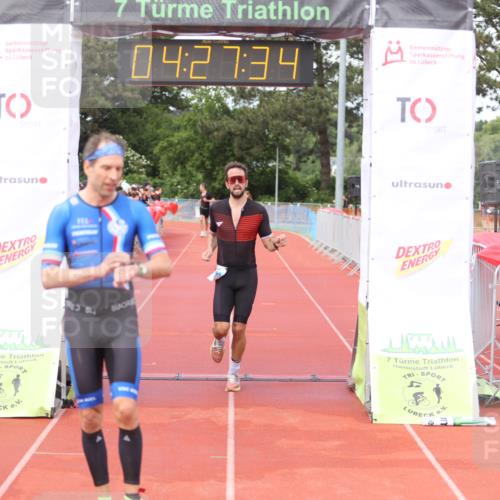 14.06.2026 - 7 Türme Triathlon Andreas Tolksdorf http://msf.ph/oto/9799846 14.06.2026 15:27:32 Ziel 851, 994 meine-sportfotos.de