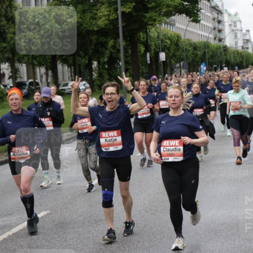 14.06.2026 - REWE Women's Run Jannik Wohlers http://msf.ph/oto/9799848 14.06.2026 10:39:44 Laufen 5455, 57, 5886 meine-sportfotos.de