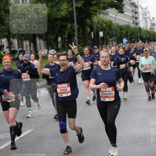 14.06.2026 - REWE Women's Run Jannik Wohlers http://msf.ph/oto/9799855 14.06.2026 10:39:44 Laufen 5455, 657, 5886, 7 meine-sportfotos.de