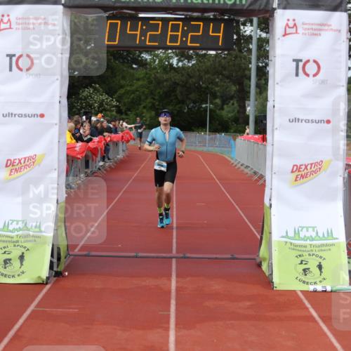14.06.2026 - 7 Türme Triathlon Andreas Tolksdorf http://msf.ph/oto/9799940 14.06.2026 15:28:22 Ziel 1029, 1058 meine-sportfotos.de