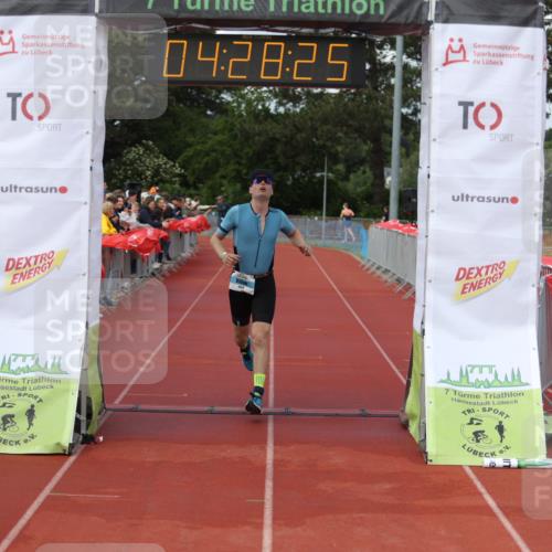 14.06.2026 - 7 Türme Triathlon Andreas Tolksdorf http://msf.ph/oto/9799953 14.06.2026 15:28:23 Ziel 1029, 1058 meine-sportfotos.de