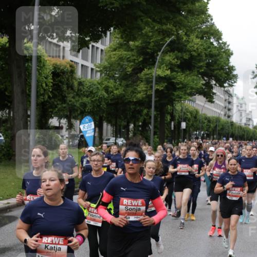 14.06.2026 - REWE Women's Run Jannik Wohlers http://msf.ph/oto/9799977 14.06.2026 10:39:55 Laufen 6, 00, 5139, 5194, 6011 meine-sportfotos.de