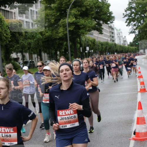 14.06.2026 - REWE Women's Run Jannik Wohlers http://msf.ph/oto/9800026 14.06.2026 10:40:00 Laufen 5792, 57, 5183 meine-sportfotos.de