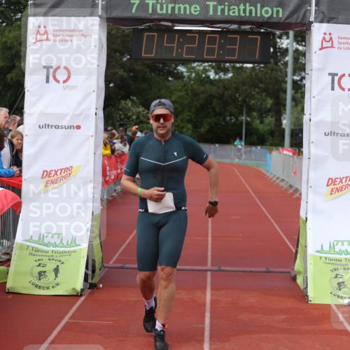 14.06.2026 - 7 Türme Triathlon Andreas Tolksdorf http://msf.ph/oto/9800032 14.06.2026 15:28:36 Ziel 1058, 1081 meine-sportfotos.de