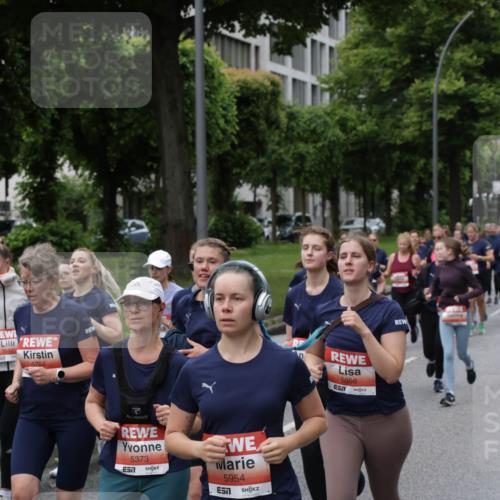 14.06.2026 - REWE Women's Run Jannik Wohlers http://msf.ph/oto/9800033 14.06.2026 10:40:01 Laufen 5764, 5373, 5954, 5058 meine-sportfotos.de