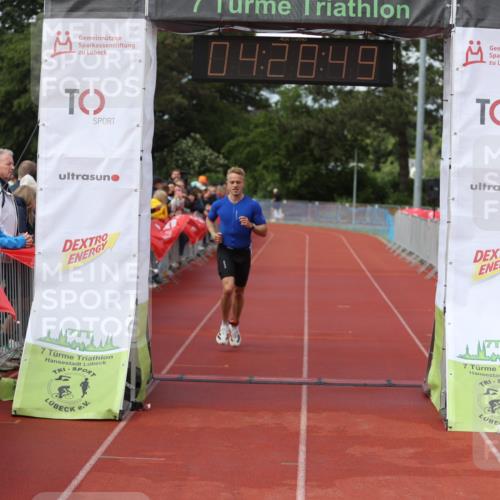 14.06.2026 - 7 Türme Triathlon Andreas Tolksdorf http://msf.ph/oto/9800037 14.06.2026 15:28:47 Ziel 1143 meine-sportfotos.de