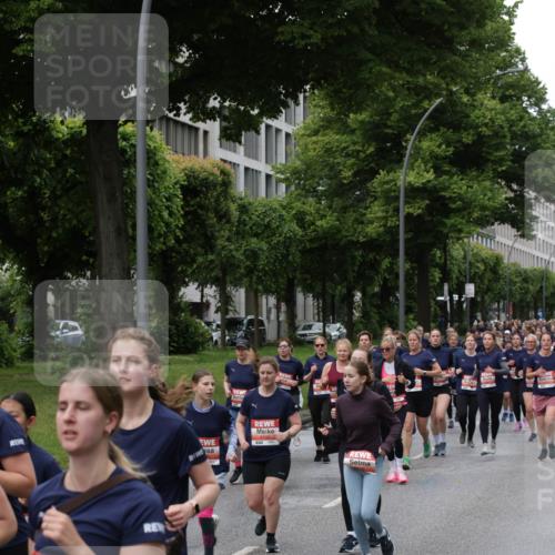 14.06.2026 - REWE Women's Run Jannik Wohlers http://msf.ph/oto/9800038 14.06.2026 10:40:02 Laufen 1068 meine-sportfotos.de