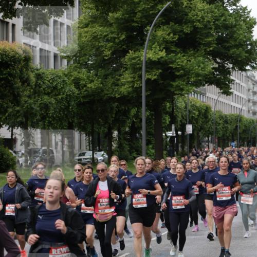 14.06.2026 - REWE Women's Run Jannik Wohlers http://msf.ph/oto/9800057 14.06.2026 10:40:04 Laufen 5826, 57 meine-sportfotos.de