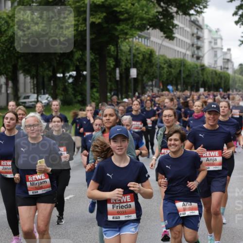 14.06.2026 - REWE Women's Run Jannik Wohlers http://msf.ph/oto/9800100 14.06.2026 10:40:08 Laufen 62, 5914, 5798, 6031, 5948, 7, 6030 meine-sportfotos.de