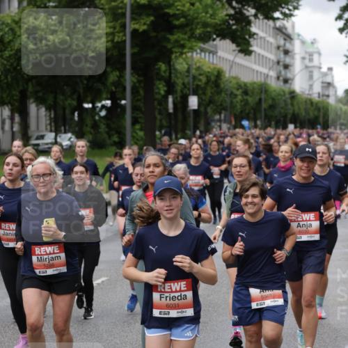 14.06.2026 - REWE Women's Run Jannik Wohlers http://msf.ph/oto/9800104 14.06.2026 10:40:08 Laufen 5914, 5798, 6031, 5948, 6030 meine-sportfotos.de