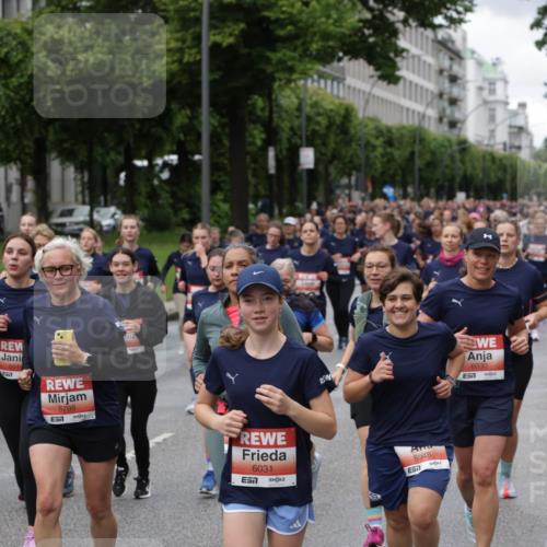 14.06.2026 - REWE Women's Run Jannik Wohlers http://msf.ph/oto/9800106 14.06.2026 10:40:08 Laufen 5914, 5798, 7, 6031, 5948, 7, 6030, 7 meine-sportfotos.de