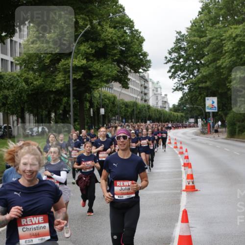 14.06.2026 - REWE Women's Run Jannik Wohlers http://msf.ph/oto/9800210 14.06.2026 10:40:20 Laufen 5444, 5418, 7 meine-sportfotos.de