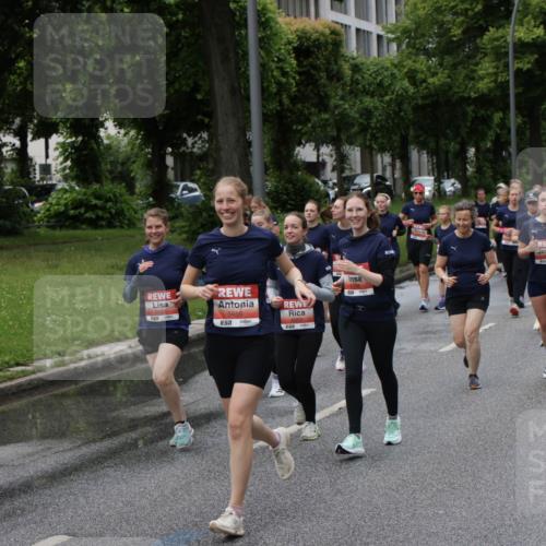 14.06.2026 - REWE Women's Run Jannik Wohlers http://msf.ph/oto/9800257 14.06.2026 10:40:25 Laufen 5656, 57 meine-sportfotos.de