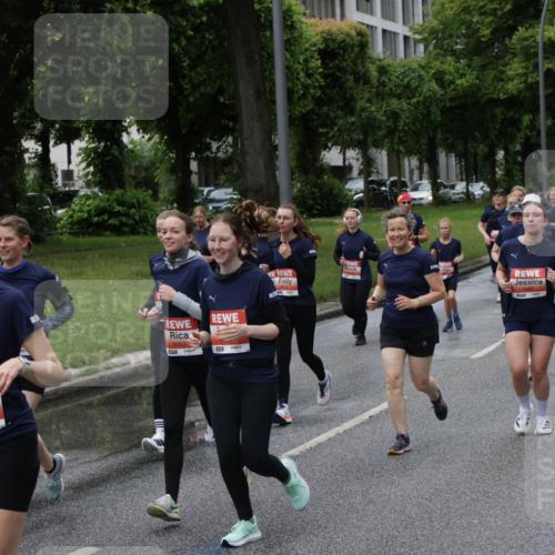 14.06.2026 - REWE Women's Run Jannik Wohlers http://msf.ph/oto/9800268 14.06.2026 10:40:26 Laufen 5656 meine-sportfotos.de