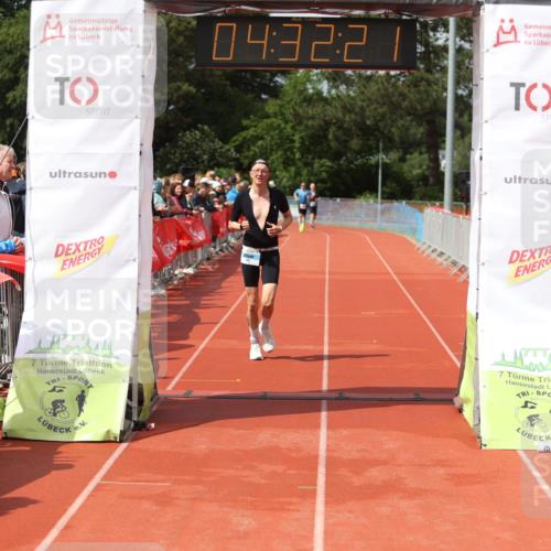 14.06.2026 - 7 Türme Triathlon Andreas Tolksdorf http://msf.ph/oto/9800307 14.06.2026 15:32:20 Ziel 901, 1021 meine-sportfotos.de