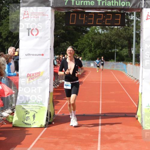 14.06.2026 - 7 Türme Triathlon Andreas Tolksdorf http://msf.ph/oto/9800321 14.06.2026 15:32:22 Ziel 901, 1021 meine-sportfotos.de