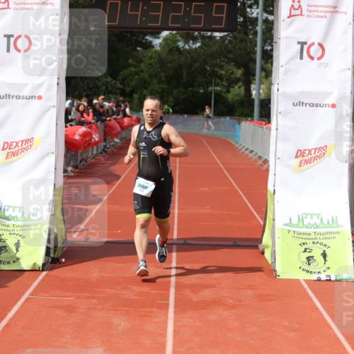 14.06.2026 - 7 Türme Triathlon Andreas Tolksdorf http://msf.ph/oto/9800425 14.06.2026 15:32:58 Ziel 1123 meine-sportfotos.de