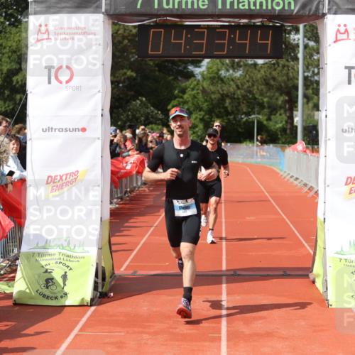 14.06.2026 - 7 Türme Triathlon Andreas Tolksdorf http://msf.ph/oto/9800498 14.06.2026 15:33:43 Ziel 649, 665, 1104, 1158 meine-sportfotos.de
