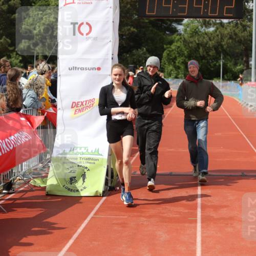 14.06.2026 - 7 Türme Triathlon Andreas Tolksdorf http://msf.ph/oto/9800561 14.06.2026 15:34:01 Ziel 898 meine-sportfotos.de