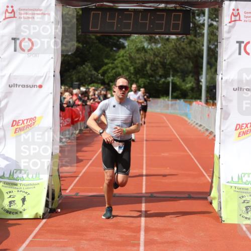 14.06.2026 - 7 Türme Triathlon Andreas Tolksdorf http://msf.ph/oto/9800597 14.06.2026 15:34:37 Ziel 923, 951, 1086, 1096 meine-sportfotos.de
