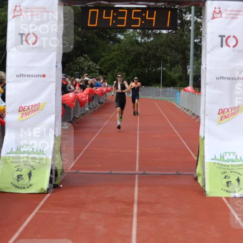 14.06.2026 - 7 Türme Triathlon Andreas Tolksdorf http://msf.ph/oto/9800736 14.06.2026 15:35:39 Ziel 963, 987 meine-sportfotos.de