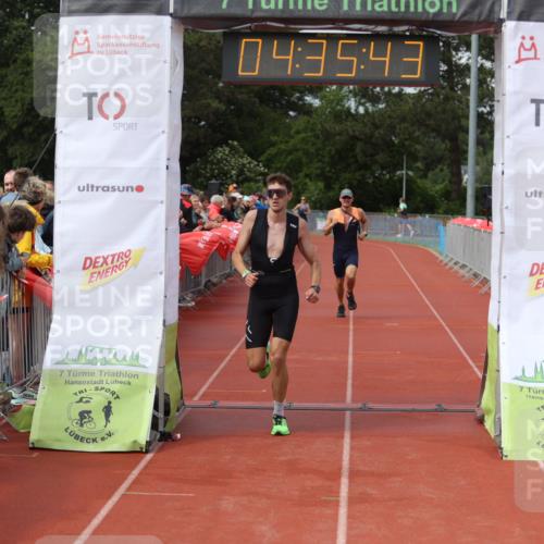14.06.2026 - 7 Türme Triathlon Andreas Tolksdorf http://msf.ph/oto/9800745 14.06.2026 15:35:42 Ziel 963, 987 meine-sportfotos.de