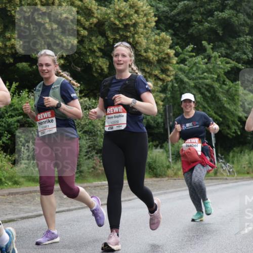 14.06.2026 - REWE Women's Run Jannik Wohlers http://msf.ph/oto/9801020 14.06.2026 10:08:34 Laufen 10432, 657, 11461, 10509, 11166 meine-sportfotos.de