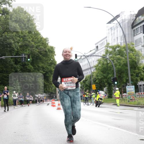 14.06.2026 - REWE Women's Run Jannik Wohlers http://msf.ph/oto/9801179 14.06.2026 10:09:14 Laufen 10570, 57 meine-sportfotos.de