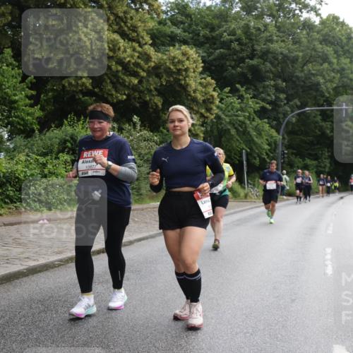 14.06.2026 - REWE Women's Run Jannik Wohlers http://msf.ph/oto/9801622 14.06.2026 10:10:50 Laufen 10877, 517 meine-sportfotos.de