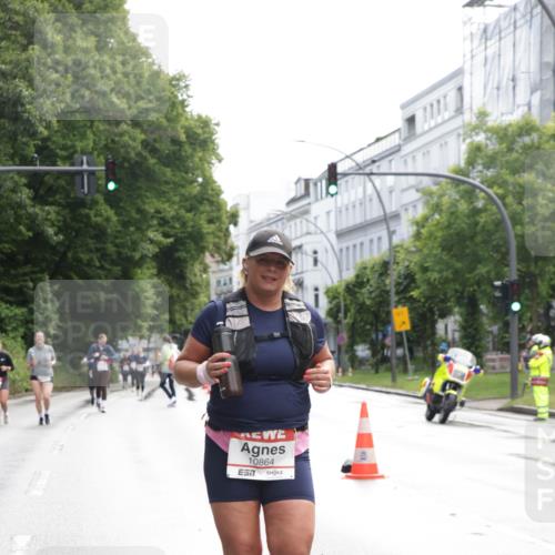 14.06.2026 - REWE Women's Run Jannik Wohlers http://msf.ph/oto/9801788 14.06.2026 10:11:30 Laufen 10864 meine-sportfotos.de