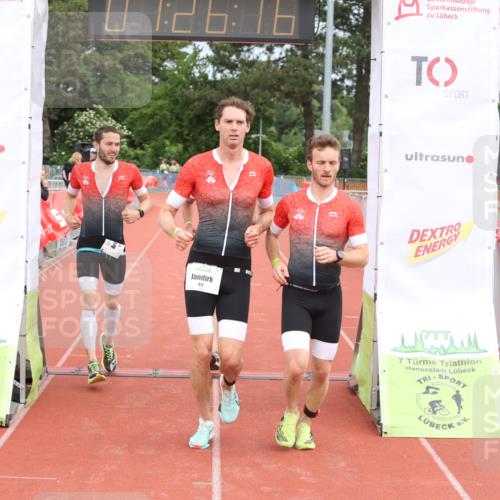 14.06.2026 - 7 Türme Triathlon Andreas Tolksdorf http://msf.ph/oto/9801807 14.06.2026 11:56:14 Ziel 416, 417, 418, 419, 479, 480, 482 meine-sportfotos.de
