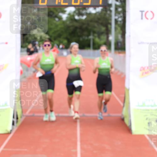 14.06.2026 - 7 Türme Triathlon Andreas Tolksdorf http://msf.ph/oto/9801826 14.06.2026 11:56:33 Ziel 504, 505, 506 meine-sportfotos.de