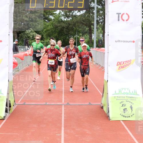 14.06.2026 - 7 Türme Triathlon Andreas Tolksdorf http://msf.ph/oto/9801970 14.06.2026 12:00:23 Ziel 450, 451, 452, 453, 475, 476, 477 meine-sportfotos.de