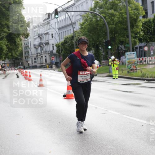 14.06.2026 - REWE Women's Run Jannik Wohlers http://msf.ph/oto/9801995 14.06.2026 10:12:18 Laufen 30, 11392 meine-sportfotos.de