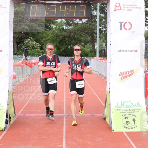 14.06.2026 - 7 Türme Triathlon Andreas Tolksdorf http://msf.ph/oto/9802099 14.06.2026 12:04:42 Ziel 426, 427 meine-sportfotos.de