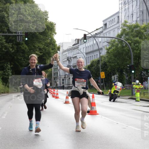 14.06.2026 - REWE Women's Run Jannik Wohlers http://msf.ph/oto/9802108 14.06.2026 10:12:40 Laufen 11024, 01 meine-sportfotos.de