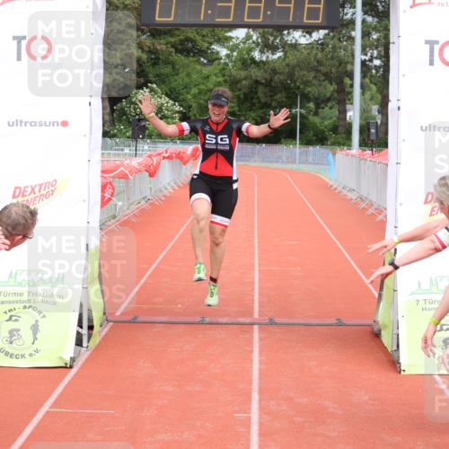 14.06.2026 - 7 Türme Triathlon Andreas Tolksdorf http://msf.ph/oto/9802182 14.06.2026 12:08:47 Ziel 484 meine-sportfotos.de