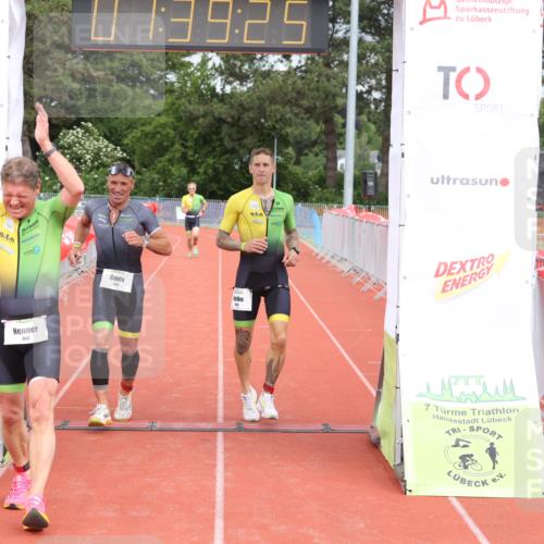 14.06.2026 - 7 Türme Triathlon Andreas Tolksdorf http://msf.ph/oto/9802219 14.06.2026 12:09:24 Ziel 460, 461, 463 meine-sportfotos.de