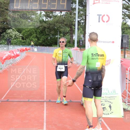 14.06.2026 - 7 Türme Triathlon Andreas Tolksdorf http://msf.ph/oto/9802237 14.06.2026 12:09:33 Ziel 461, 462, 463 meine-sportfotos.de