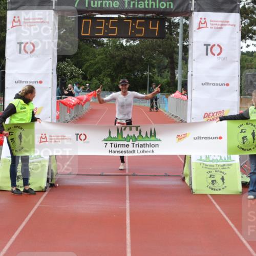 14.06.2026 - 7 Türme Triathlon Andreas Tolksdorf http://msf.ph/oto/9802357 14.06.2026 14:57:53 Ziel 805 meine-sportfotos.de