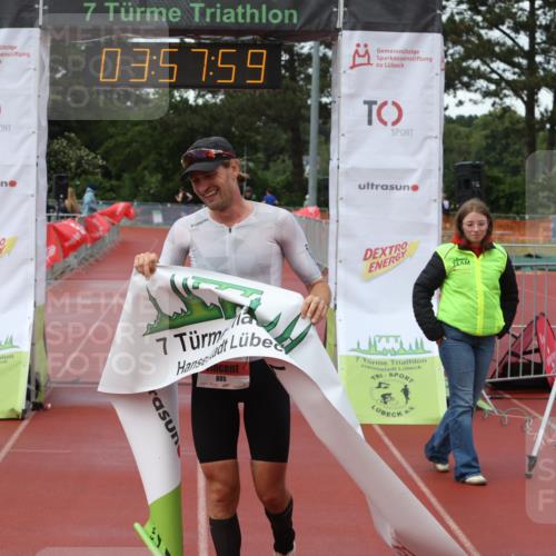 14.06.2026 - 7 Türme Triathlon Andreas Tolksdorf http://msf.ph/oto/9802408 14.06.2026 14:57:58 Ziel 805 meine-sportfotos.de