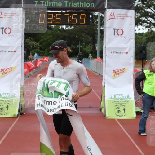 14.06.2026 - 7 Türme Triathlon Andreas Tolksdorf http://msf.ph/oto/9802414 14.06.2026 14:57:58 Ziel 805 meine-sportfotos.de