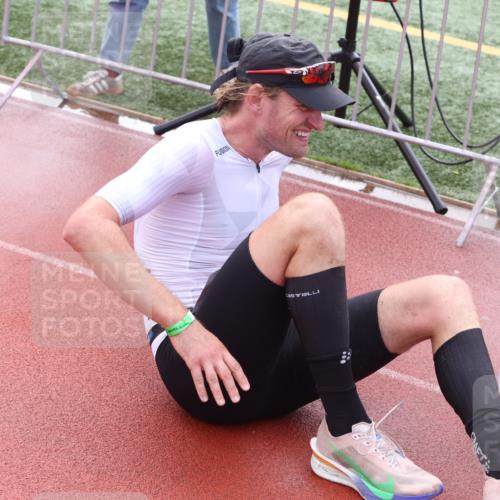 14.06.2026 - 7 Türme Triathlon Andreas Tolksdorf http://msf.ph/oto/9802422 14.06.2026 14:58:17 Ziel  meine-sportfotos.de