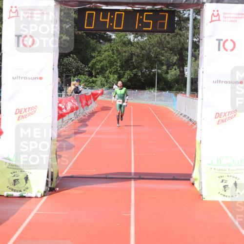 14.06.2026 - 7 Türme Triathlon Andreas Tolksdorf http://msf.ph/oto/9802450 14.06.2026 15:01:51 Ziel  meine-sportfotos.de