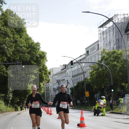 14.06.2026 - REWE Women's Run Jannik Wohlers http://msf.ph/oto/9802479 14.06.2026 10:14:33 Laufen 10045, 10044, 01 meine-sportfotos.de