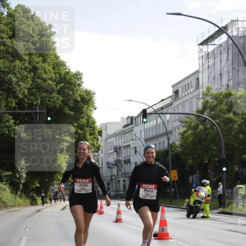 14.06.2026 - REWE Women's Run Jannik Wohlers http://msf.ph/oto/9802493 14.06.2026 10:14:33 Laufen 10045, 10044, 57 meine-sportfotos.de