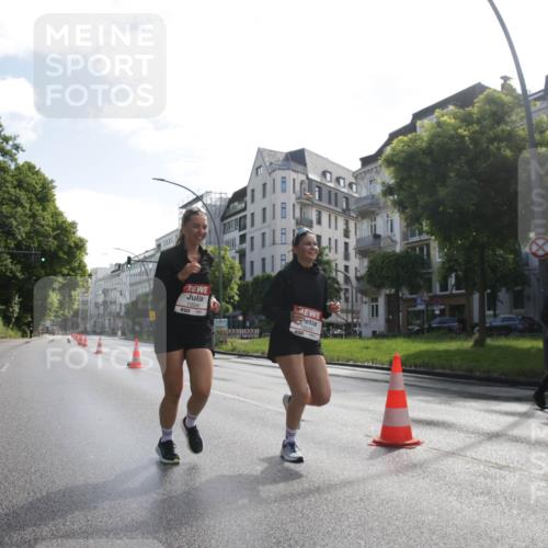14.06.2026 - REWE Women's Run Jannik Wohlers http://msf.ph/oto/9802498 14.06.2026 10:14:35 Laufen 10045, 10044 meine-sportfotos.de