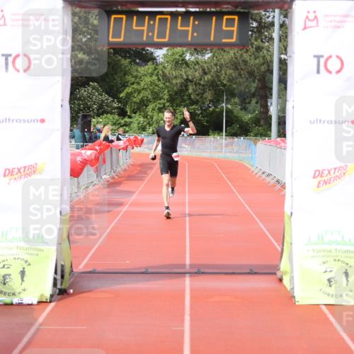 14.06.2026 - 7 Türme Triathlon Andreas Tolksdorf http://msf.ph/oto/9802519 14.06.2026 15:04:19 Ziel 878 meine-sportfotos.de
